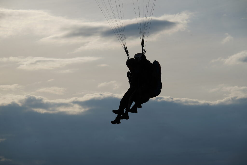 Lot paralotnią Trójmiasto , loty paralotnią Trójmiasto, lotparalotniąTrójmiasto, lotyparalotniąTrójmiasto, paraodloty, paralotnie, paralotnia, Bartosz Kowalski paralotnie