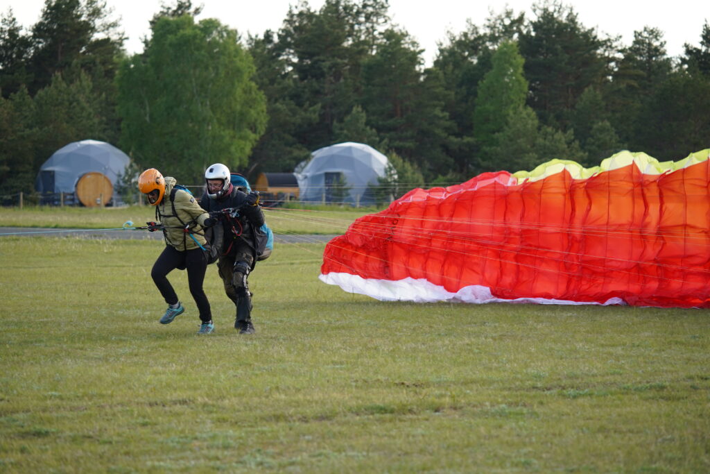 Lot paralotnią Trójmiasto , loty paralotnią Trójmiasto, lotparalotniąTrójmiasto, lotyparalotniąTrójmiasto, paraodloty, paralotnie, paralotnia, Bartosz Kowalski paralotnie