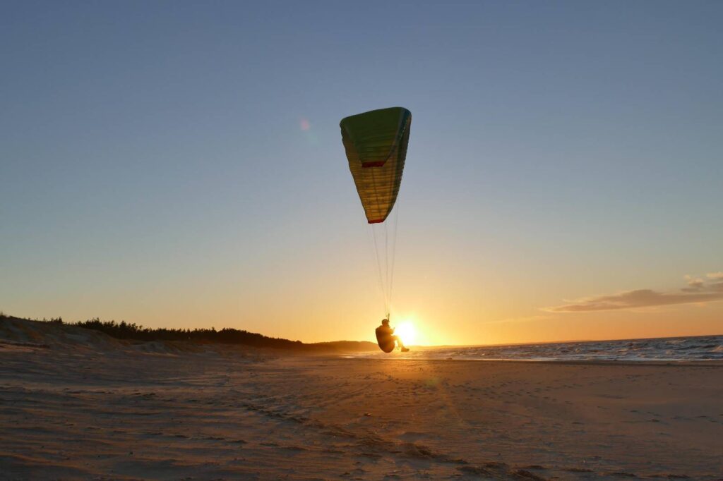 Lot paralotnią Trójmiasto , loty paralotnią Trójmiasto, lotparalotniąTrójmiasto, lotyparalotniąTrójmiasto, paraodloty, paralotnie, paralotnia, Bartosz Kowalski paralotnie